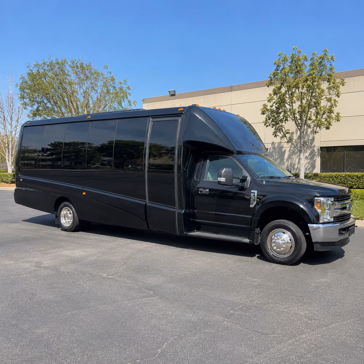 Syracuse Birthday, Sweet 16, & Quinceañera Transportation party bus exterior
