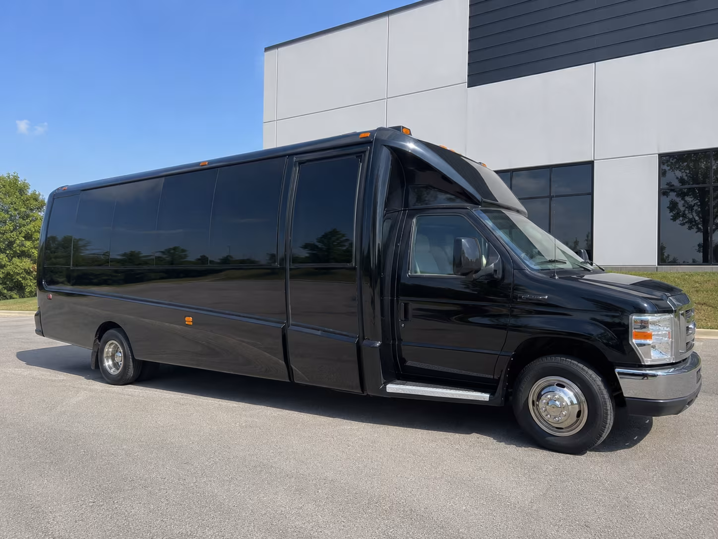 Syracuse Birthday, Sweet 16, & Quinceañera Transportation group transportation