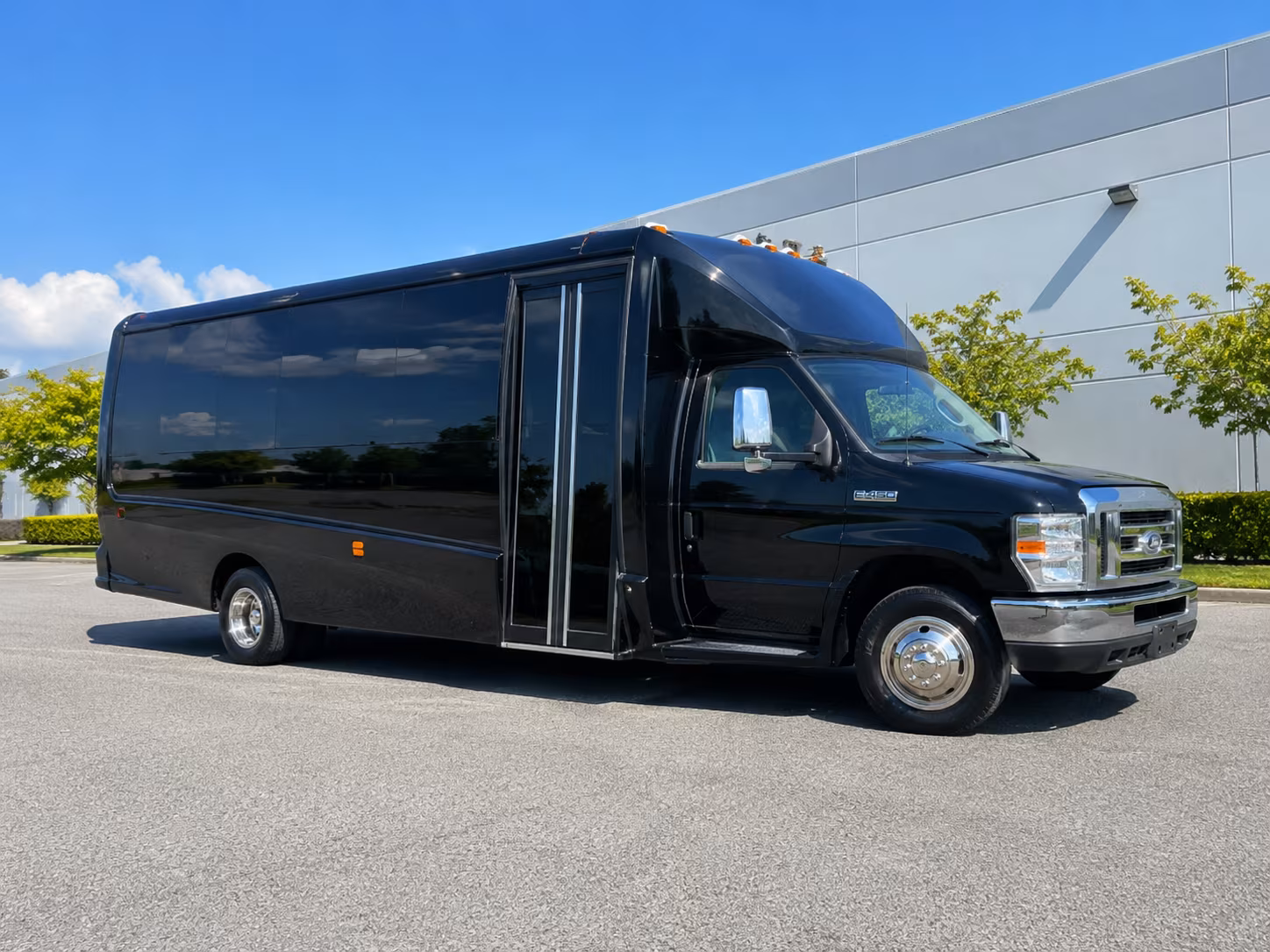Syracuse Birthday, Sweet 16, & Quinceañera Transportation party bus exterior